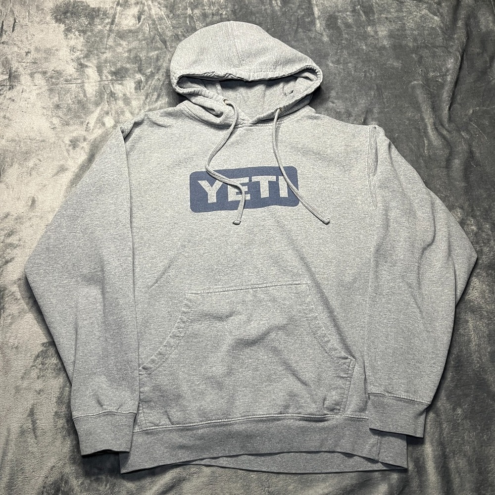 Yeti Hoodie Men's Medium Heather Gray Pullover Sweatshirt Outdoors Logo EUC